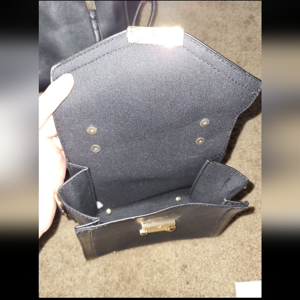 Black purses